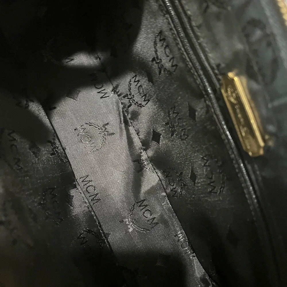 MCM BLACK LONG HANDLE TOTE - Picture 9 of 12